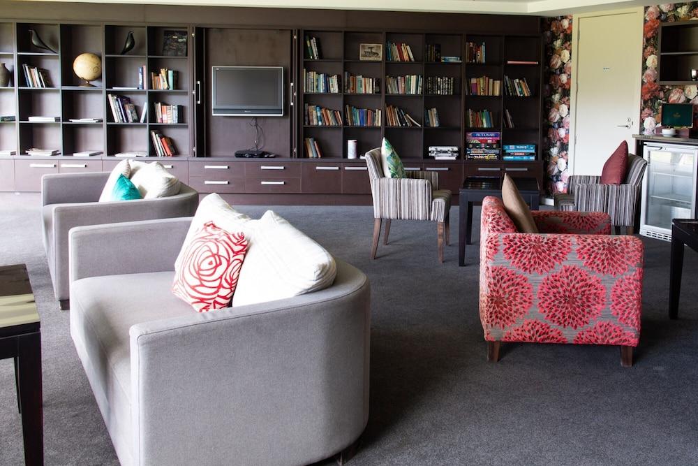 Braemar Lodge And Spa Hanmer Springs Zewnętrze zdjęcie The library at the Royal Society