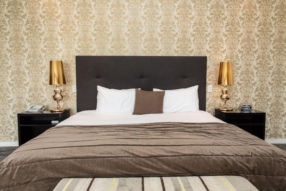 Braemar Lodge And Spa Hanmer Springs Zewnętrze zdjęcie A bedroom